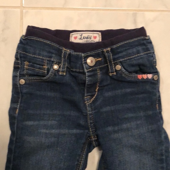 Levi’s stretch jeans and 2 new shirts. EUC! - Picture 2 of 6